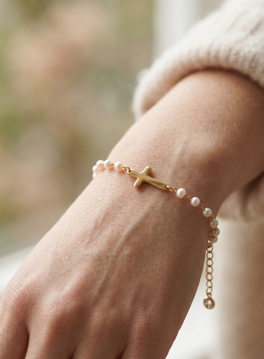Pulseira com Cruz e Pérolas