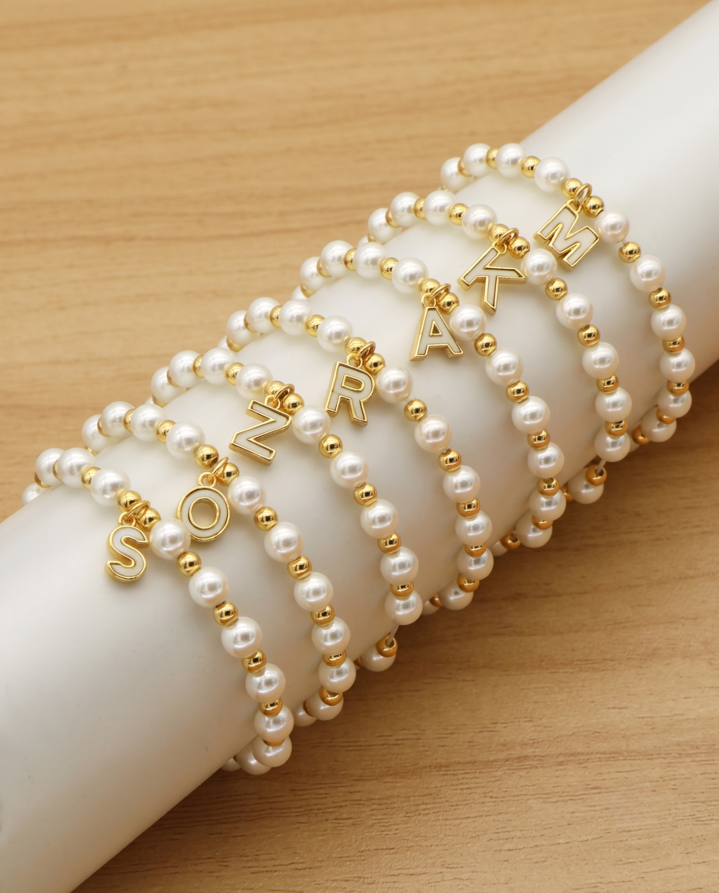 Pulseira Elegante com Inicial Personalizável