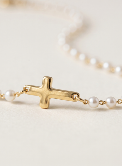 Colar com Cruz e Pérolas