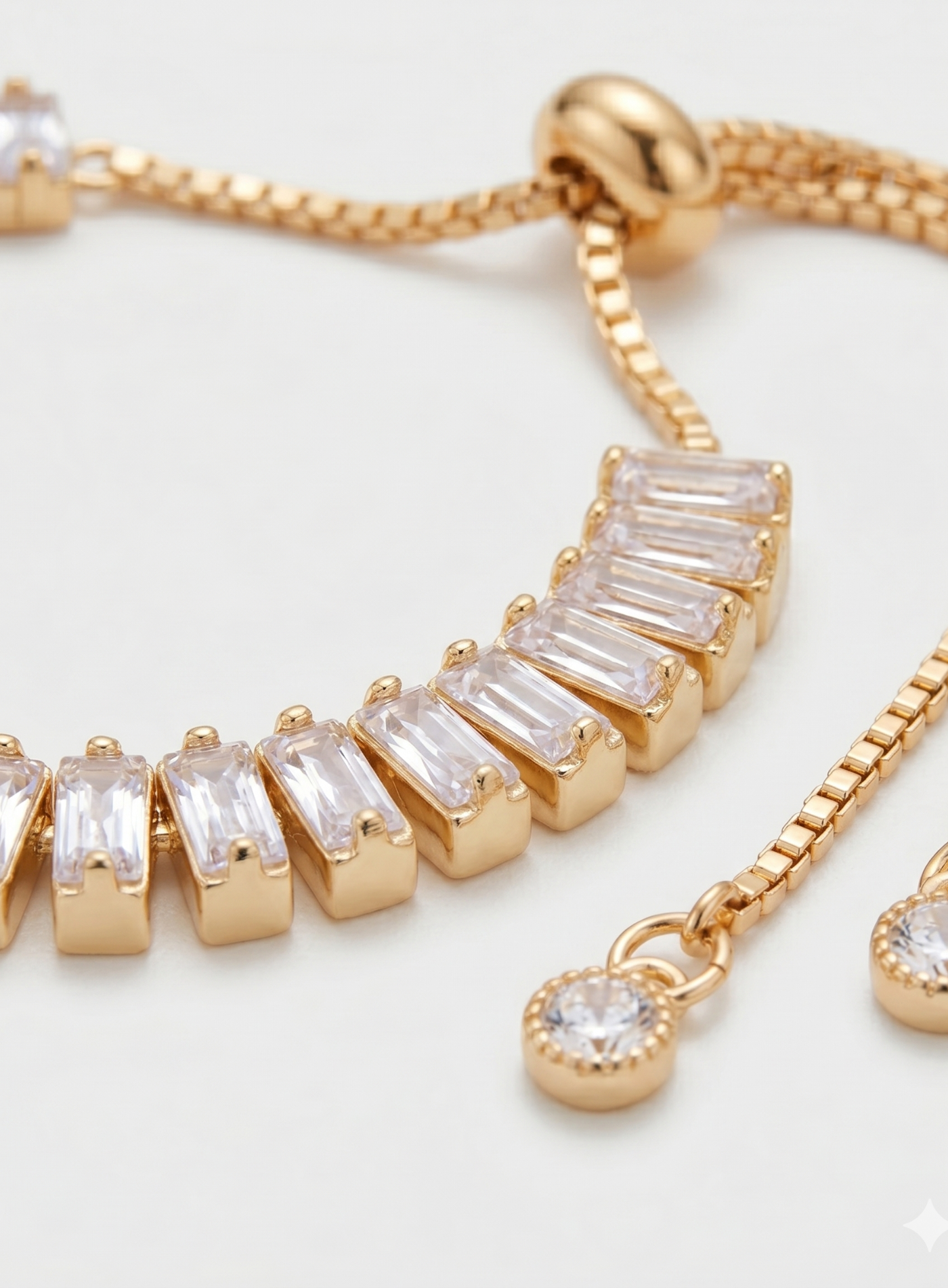 Pulseira Brilho Dourado com Cristais